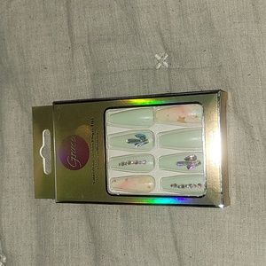 Fashion Press on Nails